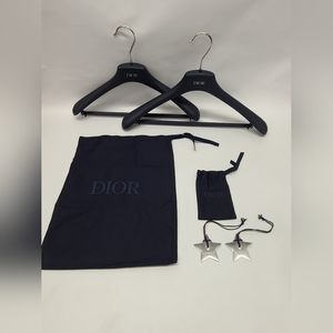 Dior  2 hangers 2 stars 2 Bags